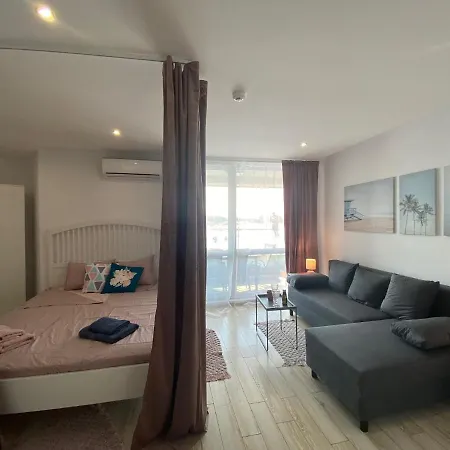 Paradiso 'в' 109 Large Cozy Daire *