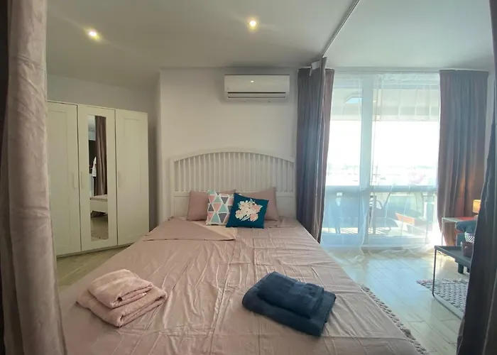 Paradiso 'в' 109 Large Cozy Nesebyr